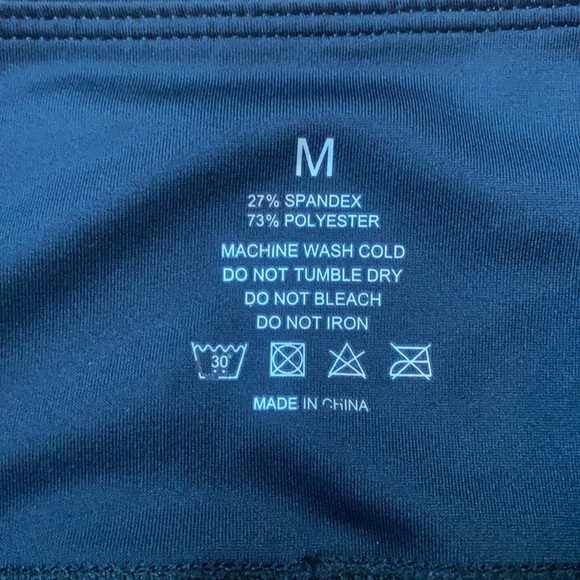 Polygon Black Metallic Yoga Pants Medium NWT - Picture 5 of 7